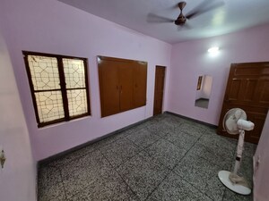 Room in 2 BHK Independent House at RWA Apartments Sector 26, Sector 26 – for Rent