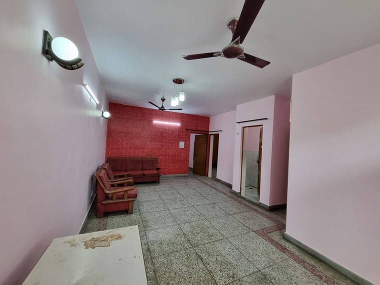 Room, rwa-apartments-sector-26 2 Bedroom 1200 Sq.Ft. Independent House In Sector 26 Noida 9952435