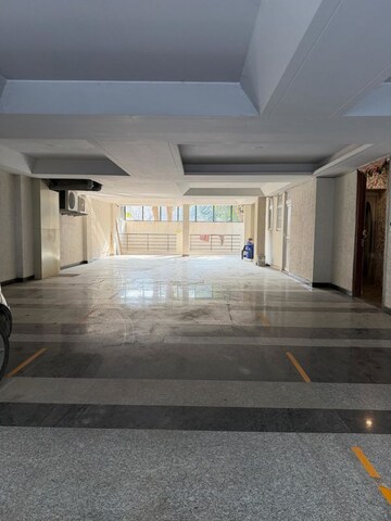 Building Lobby in 4 BHK Builder Floor at DLF City Phase IV, Dlf Phase iv – for Rent