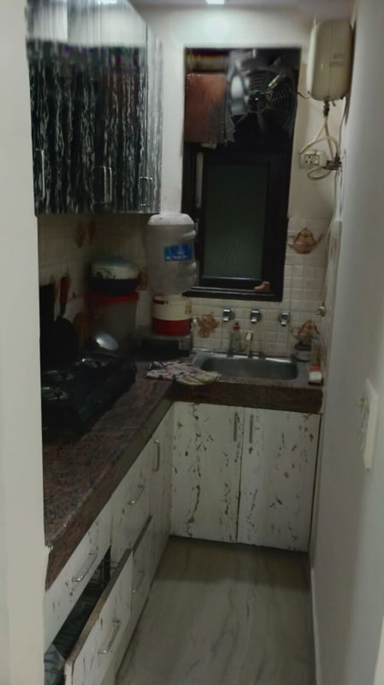 Kitchen, govindpuri 2 Bedroom 65 Sq.Yd. Apartment In Govindpuri Delhi 9952445
