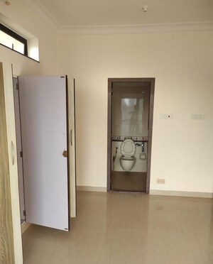 Room in 1 BHK Apartment at K Raheja Heights, Malad East – for Rent