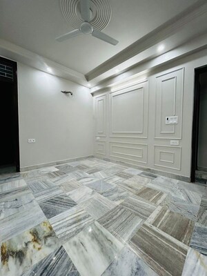 Room in 3 BHK Builder Floor at Greater Kailash I – for Rent