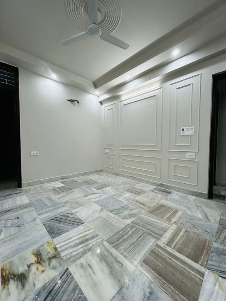 Room, greater kailash i 3 Bedroom 208 Sq.Yd. Builder Floor In Greater Kailash I Delhi 9952455