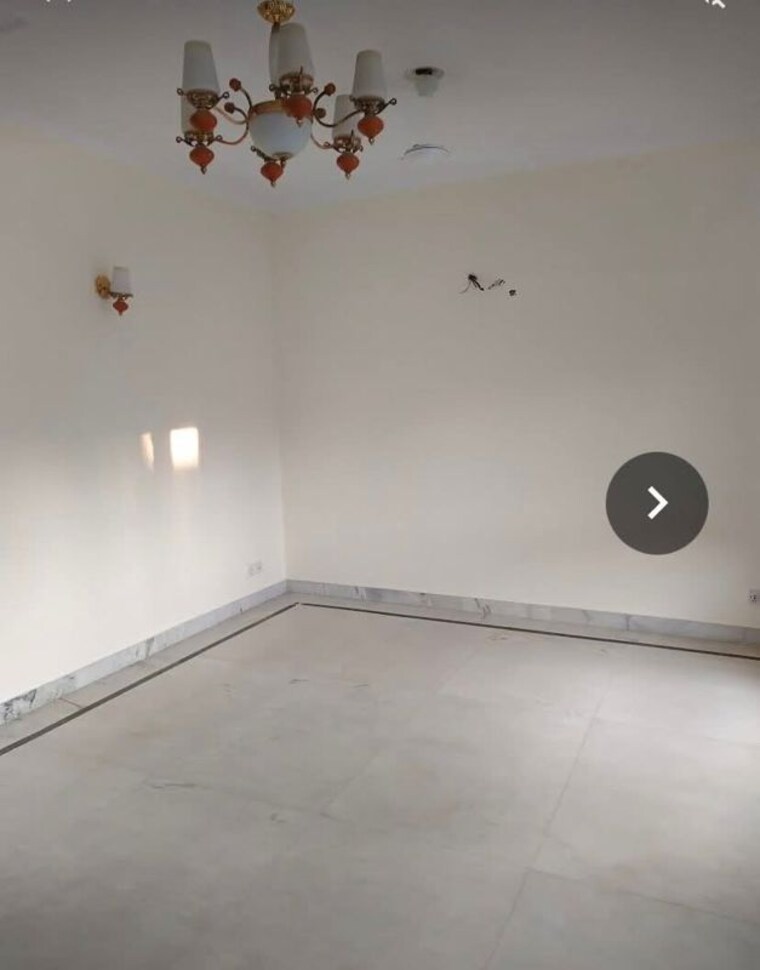 Room, east of kailash 2 Bedroom 1050 Sq.Ft. Builder Floor In East Of Kailash Delhi 9952456