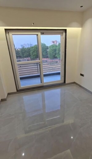 Room in 3 BHK Apartment at M3M Atrium, Sector 57 – for Rent