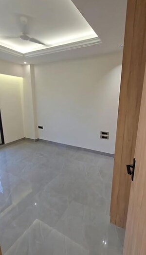 Room in 3 BHK Apartment at M3M Atrium, Sector 57 – for Rent