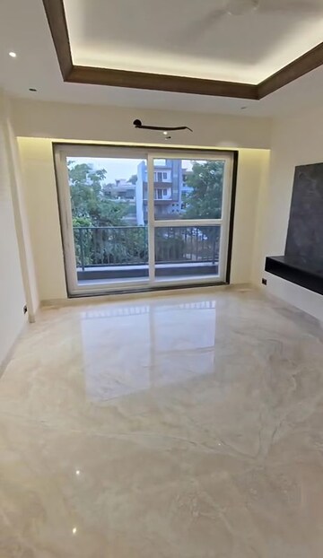 Room in 3 BHK Apartment at M3M Atrium, Sector 57 – for Rent