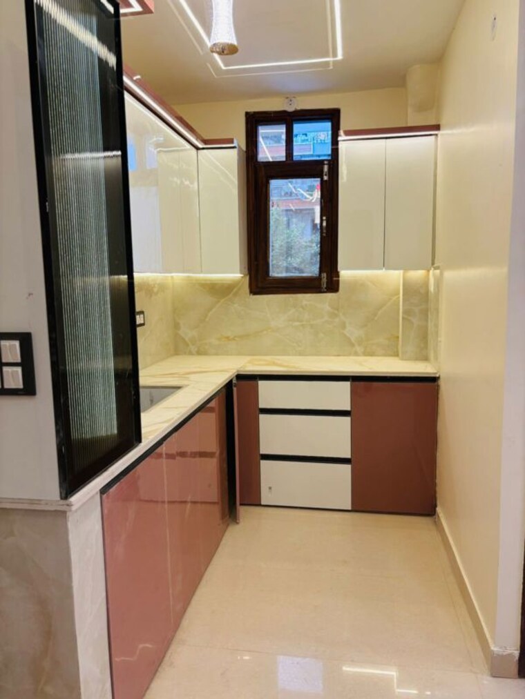 Kitchen, uttam nagar 2 Bedroom 60 Sq.Yd. Builder Floor In Uttam Nagar Delhi 9952463