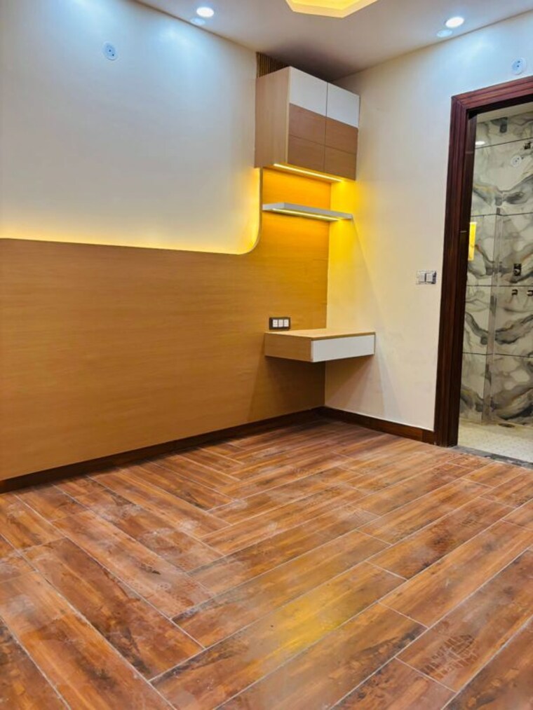 Room, uttam nagar 2 Bedroom 60 Sq.Yd. Builder Floor In Uttam Nagar Delhi 9952463