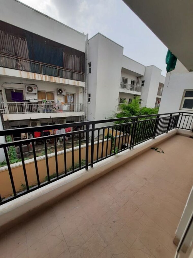 Balcony, bptp-park-81 3 Bedroom 180 Sq.Yd. Builder Floor In Sector 81 Faridabad 9952343