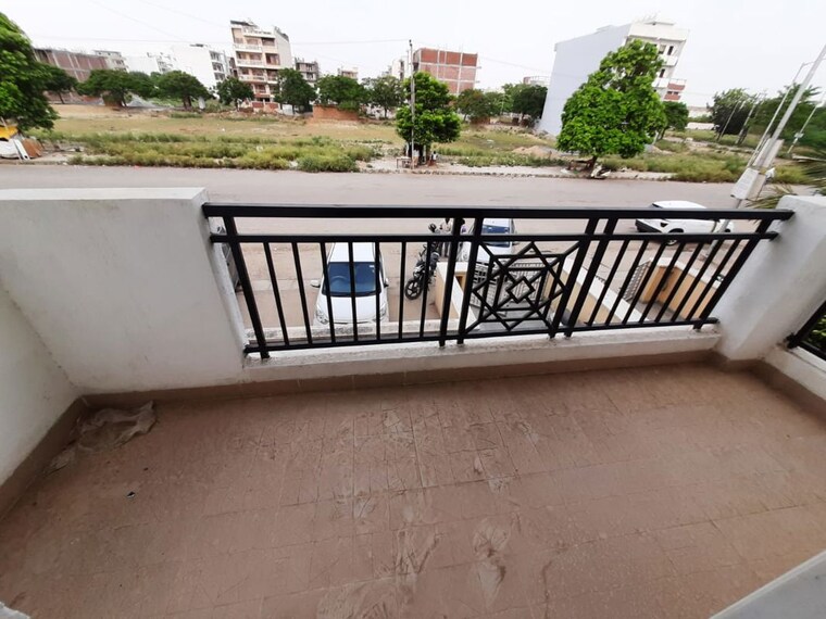 Balcony, bptp-park-81 3 Bedroom 180 Sq.Yd. Builder Floor In Sector 81 Faridabad 9952343