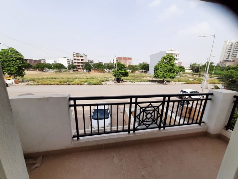 Balcony, bptp-park-81 3 Bedroom 180 Sq.Yd. Builder Floor In Sector 81 Faridabad 9952343