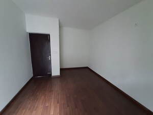 Room in 3 BHK Builder Floor at BPTP Park 81, Sector 81 – for Sale