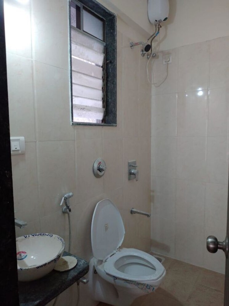 Bathroom, shivam-gulmohar 1 Bedroom 600 Sq.Ft. Apartment In Goregaon West Mumbai 9952498