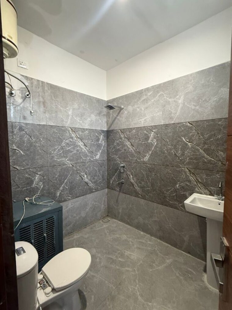 Bathroom, sushma-joynest-moh 2 Bedroom 1000 Sq.Ft. Apartment In Bir Chhat Chandigarh 9952484