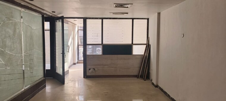 Team Area, green park extension Commercial Office Space 1850 Sq.Ft. In Green Park Extension Delhi 9952541