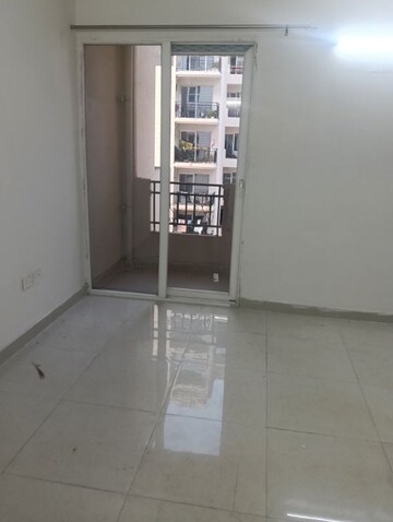 Room in 2 BHK Apartment at Signature Global Proxima Phase 2, Sector 89 – for Rent