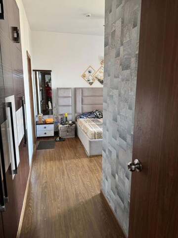 Room in 2 BHK Apartment at Amrapali Golf Homes, Sector 4 Greater Noida – for Sale