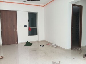 Room in 2 BHK Apartment at Kalpataru Immensa, Kolshet Road – for Rent