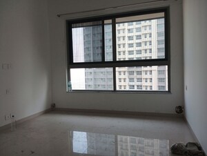 Room in 2 BHK Apartment at Kalpataru Immensa, Kolshet Road – for Rent