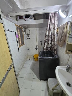 Master Bedroom in 1 BHK Apartment at Atlanta CHS, Malad West – for Rent