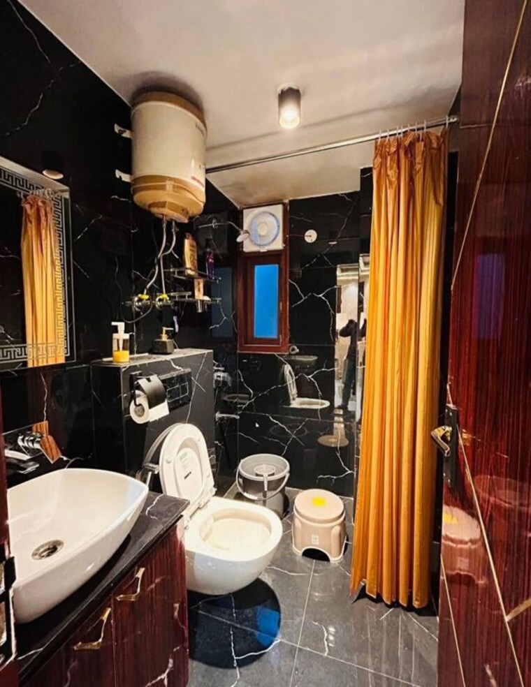 Gym, saket 2 Bedroom 1000 Sq.Ft. Builder Floor In Saket Delhi 9952935
