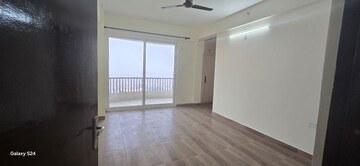 Room in 3 BHK Apartment at Aims Golf City, Sector 75 – for Rent