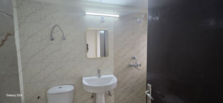 Bathroom, aims-golf-city 3 Bedroom 1550 Sq.Ft. Apartment In Sector 75 Noida 9952940