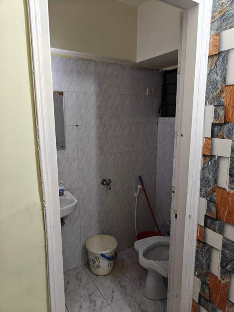 Bathroom, radha kunj 2 Bedroom 820 Sq.Ft. Builder Floor In Radha Kunj Ghaziabad 9952879