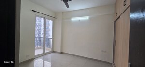 Room in 3 BHK Apartment at Sector 75 – for Rent