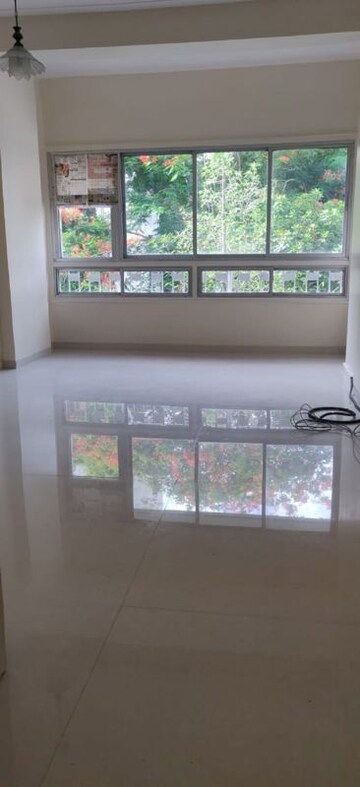 Bedroom in 2 BHK Apartment at Juhu – for Rent