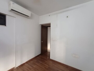Room in 2 BHK Apartment at Lodha Lakeshore Greens, Dombivli East – for Rent