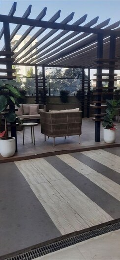 4 BHK + Servant Room Apartment For Sale in Bandra West