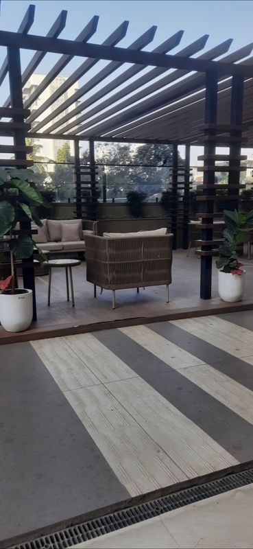 4 BHK + Servant Room Apartment For Sale in Bandra West