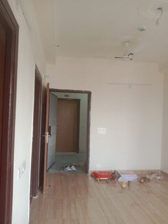 3 BHK + Servant Room Apartment For Sale in Amrapali Golf Homes