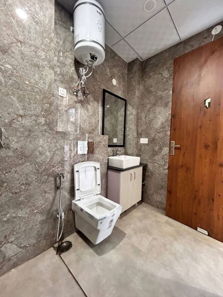 Bathroom, neb sarai 1 Bedroom 550 Sq.Ft. Apartment In Neb Sarai Delhi 9953118