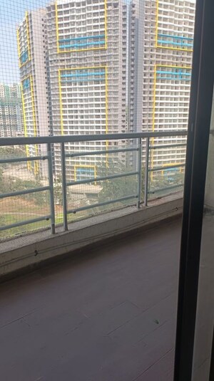 Room in 3 BHK Apartment at Pride Purple Park Titan, Hinjewadi – for Rent