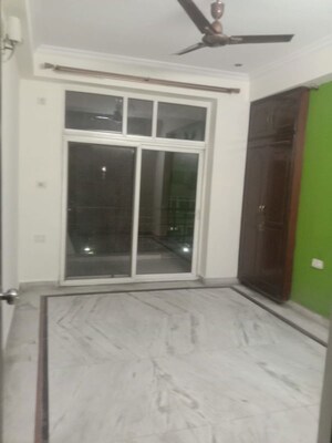 Room in 1 BHK Builder Floor at Sector 57 – for Rent