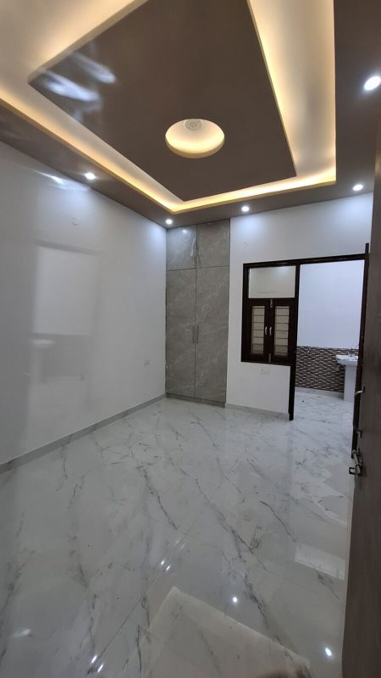 Room, ganga nagar 3 Bedroom 120 Sq.Yd. Independent House In Ganga Nagar Meerut 9953161