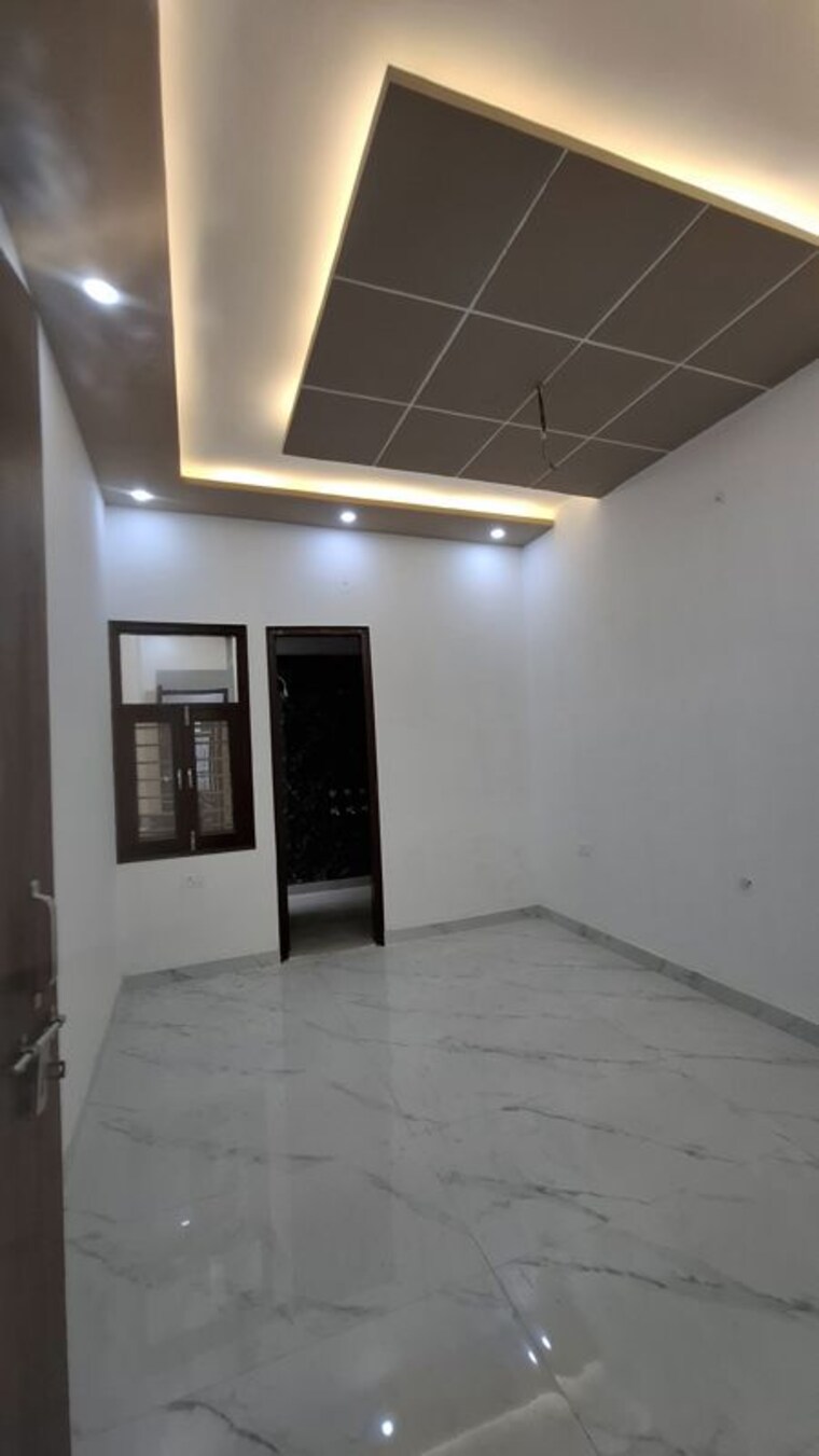 Room, ganga nagar 3 Bedroom 120 Sq.Yd. Independent House In Ganga Nagar Meerut 9953161