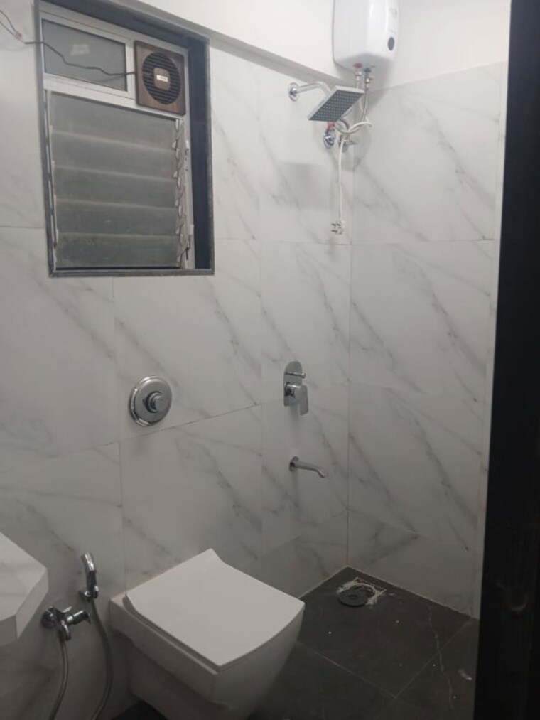 Bathroom, sheth-auris-bliss 2 Bedroom 677 Sq.Ft. Apartment In Malad West Mumbai 9953179