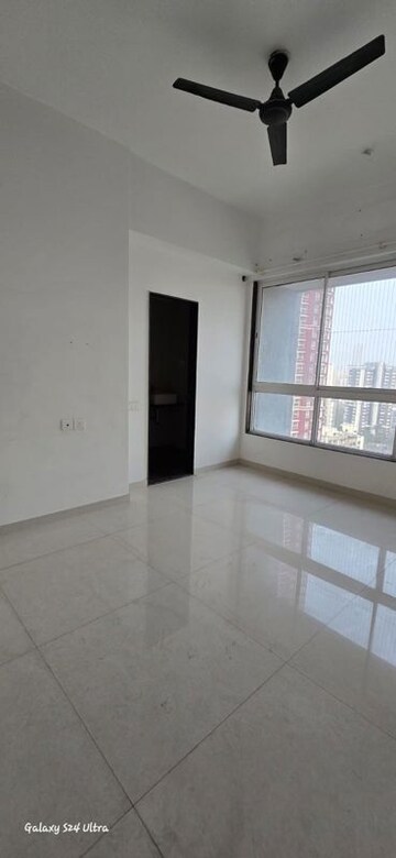 Room in 2 BHK Apartment at Sheth Auris Bliss, Malad West – for Sale