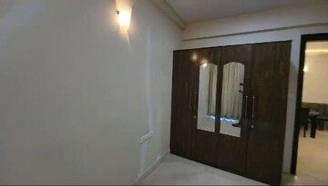 Room in 2 BHK Apartment at Raheja Atlantis, Lower Parel – for Sale
