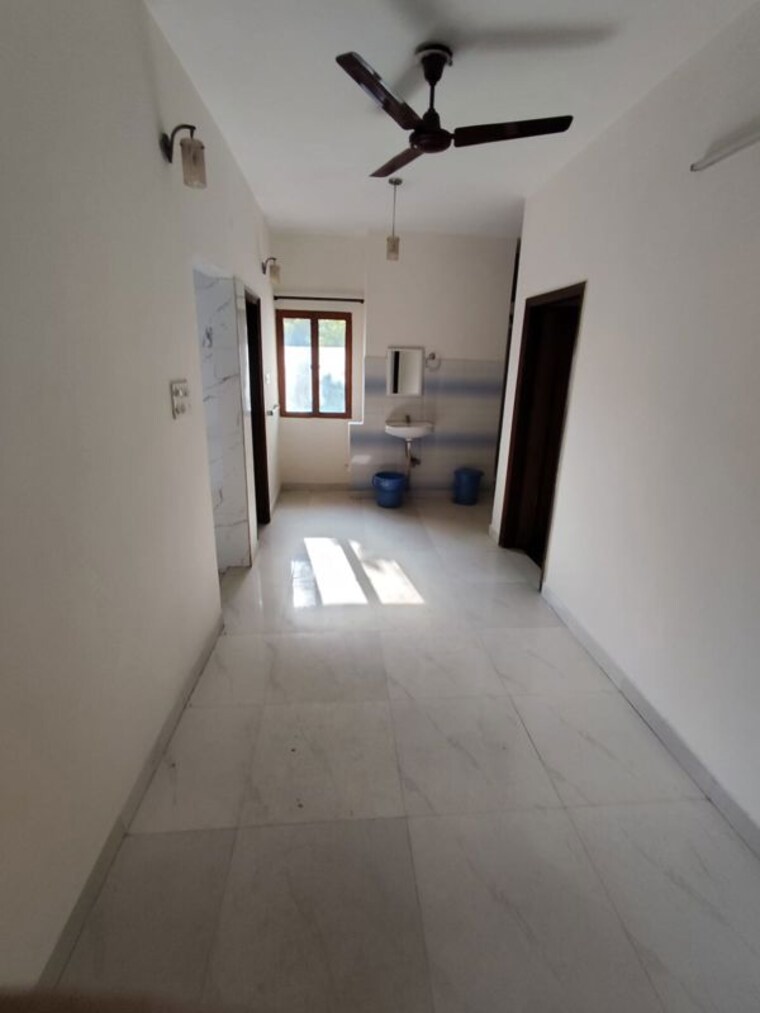 undefined, sector 46 3 Bedroom 1420 Sq.Ft. Builder Floor In Sector 46 Noida 9953376