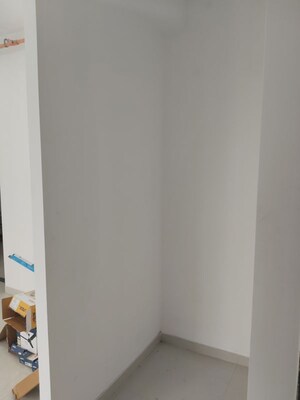 Room in 1 BHK Apartment at UK Iridium, Kandivali East – for Rent