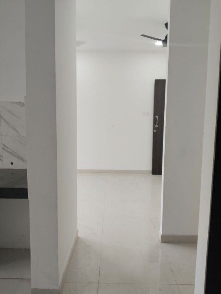 Room, uk-iridium 1 Bedroom 410 Sq.Ft. Apartment In Kandivali East Mumbai 9953356