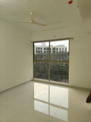 Room in 2 BHK Apartment at Lodha Crown Quality Homes, Majiwada – for Rent