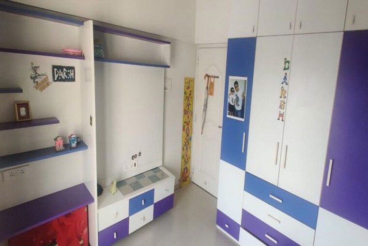 Team Area, mayfair-housing-hillcrest 2 Bedroom 700 Sq.Ft. Apartment In Vikhroli West Mumbai 9953452