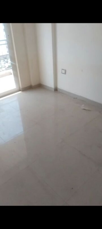 Room in 3 BHK Apartment at ROF Aalayas, Sector 102 – for Rent