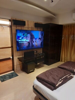 Living Room in 3 BHK Apartment at Shantanu Apartment, Bandra West – for Rent